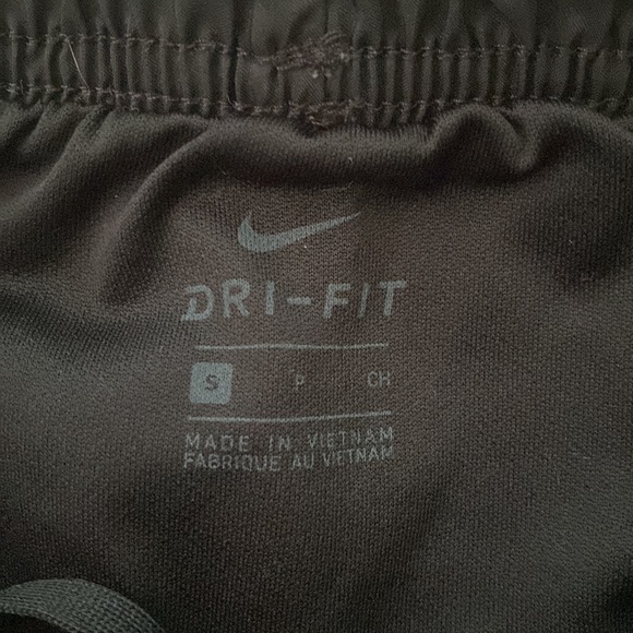 Nike Shorts - Picture 2 of 3